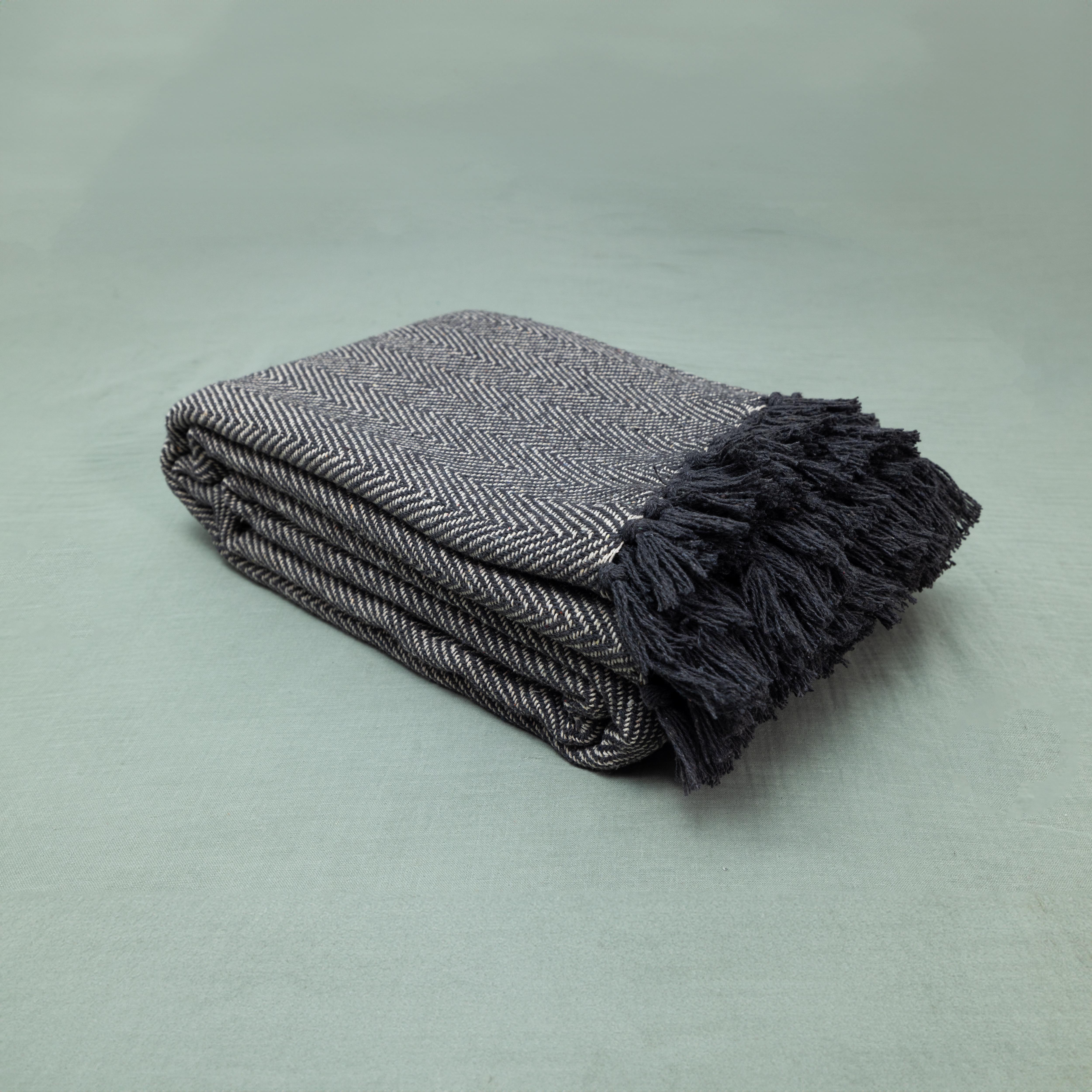 100% Cotton Throw Reversible Dark Grey Blankets (Herringbone Pattern)